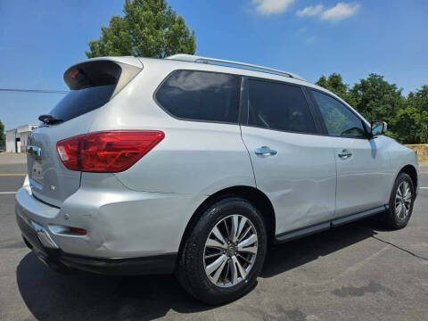 2019 Nissan Pathfinder SV
