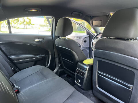 2014 Dodge Charger V6