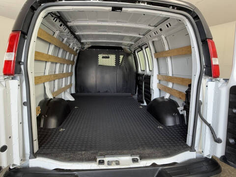 2023 Chevrolet Express 2500