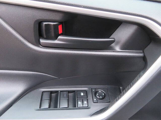 2022 Toyota RAV4 Hybrid LE