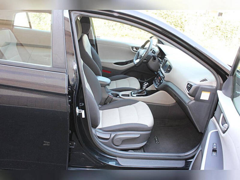 2017 Hyundai Ioniq Hybrid Blue