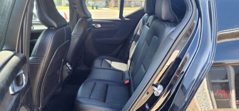 2022 Volvo XC40 T5 Momentum