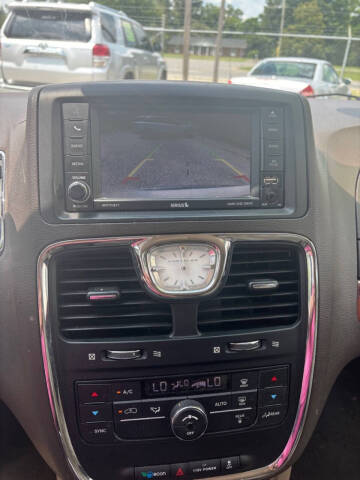 2016 Chrysler Town and Country Touring