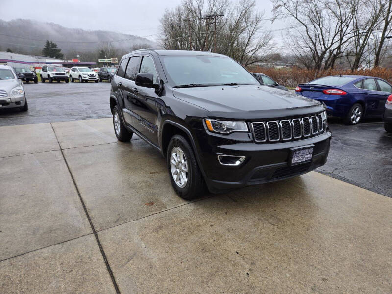 2018 Jeep Grand Cherokee Laredo E photo 2