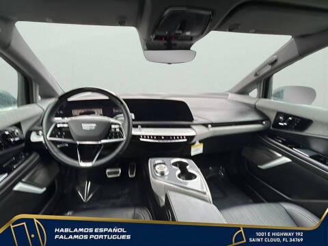 2025 Cadillac OPTIQ Luxury 2