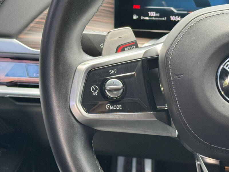 2023 BMW 7 Series 740i