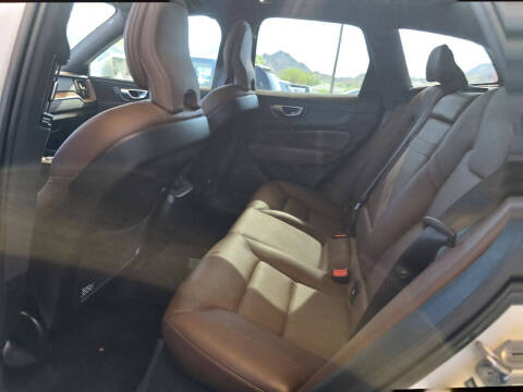 2021 Volvo XC60 T5 Momentum