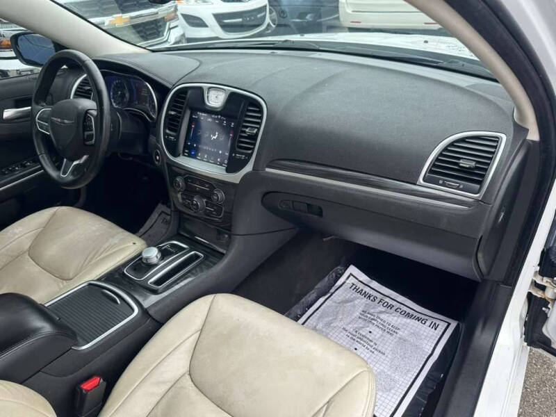 2018 Chrysler 300 Touring