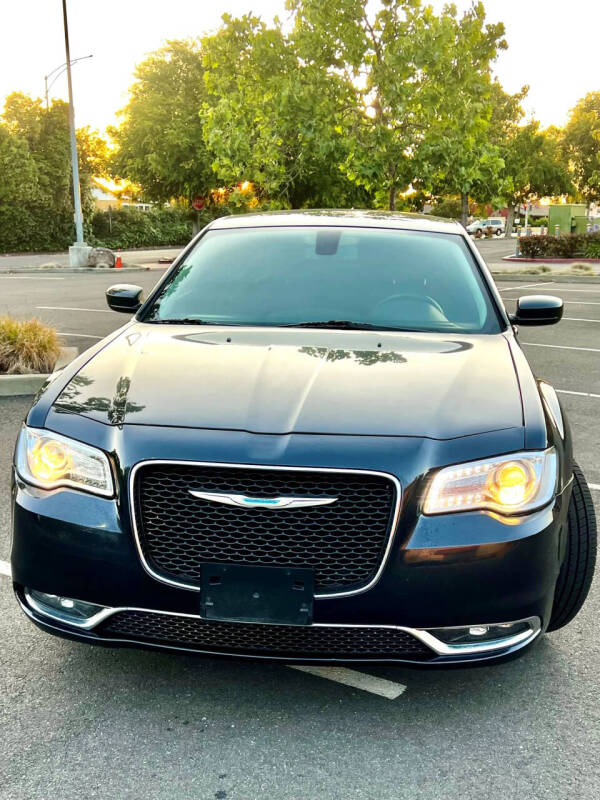2018 Chrysler 300