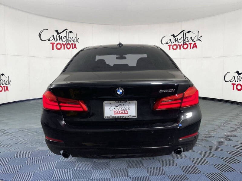 2018 BMW 5 Series 530i