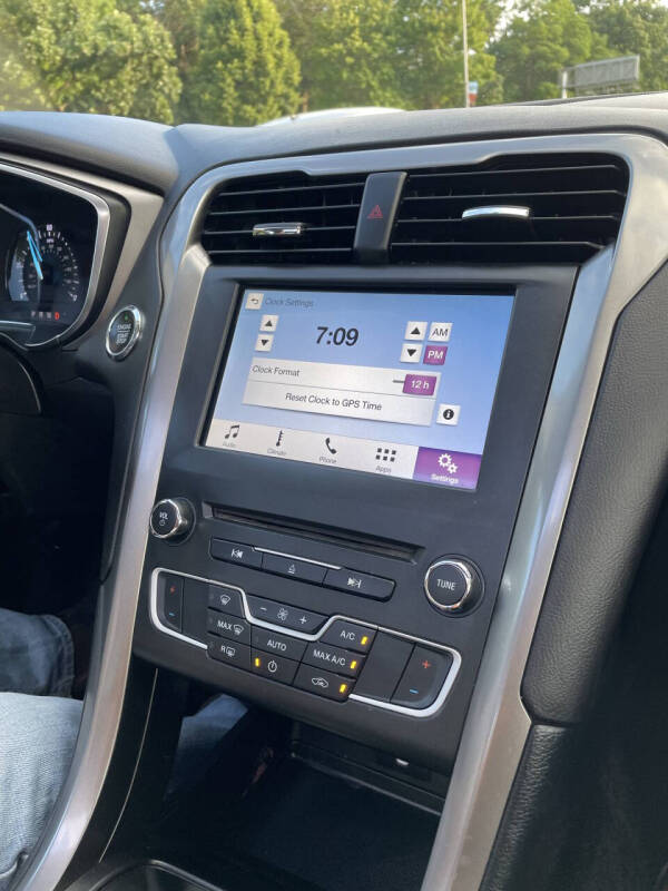 2017 Ford Fusion Hybrid SE