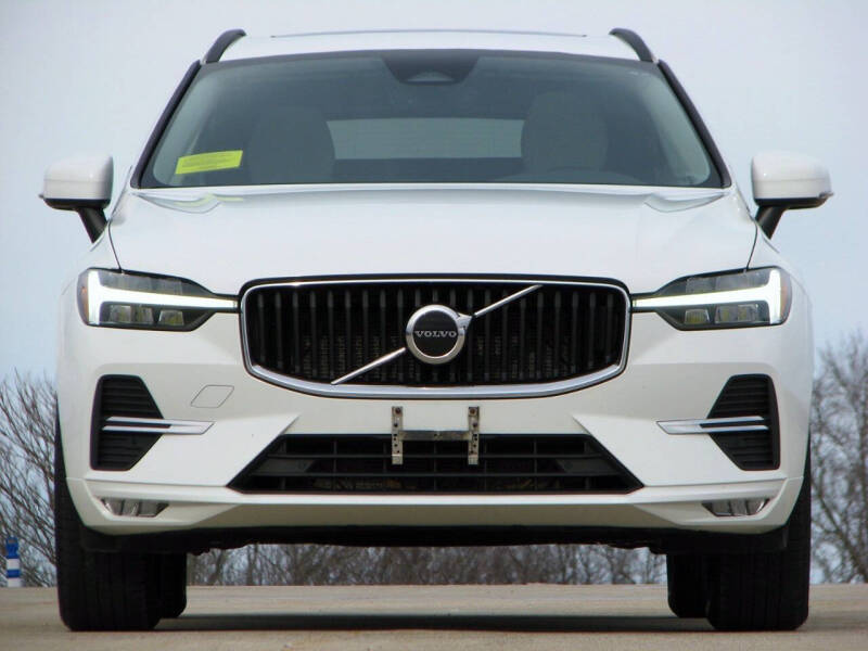 2022 Volvo XC60 B5 Momentum