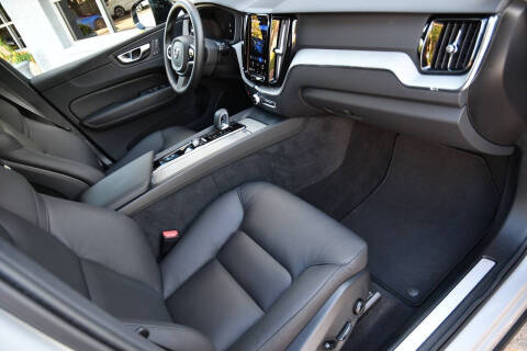 2025 Volvo XC60 B5 Plus Dark Theme