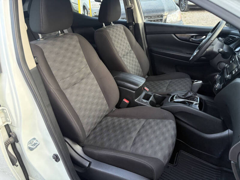 2017 Nissan Rogue Sport SV