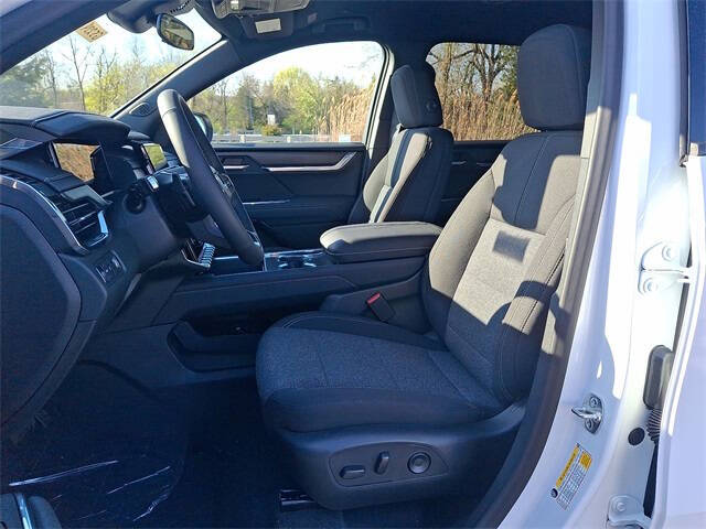 2025 GMC Acadia Elevation