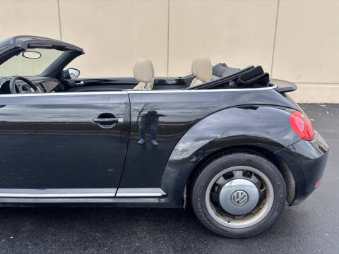 2013 Volkswagen Beetle Convertible 2.5L 50s Edition