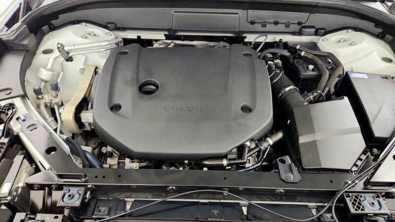 2023 Volvo XC60 B6 Ultimate Bright Theme