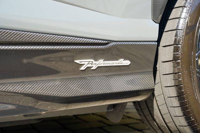 2023 Lamborghini Urus Performante