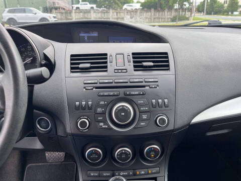 2013 Mazda MAZDA3 i Touring