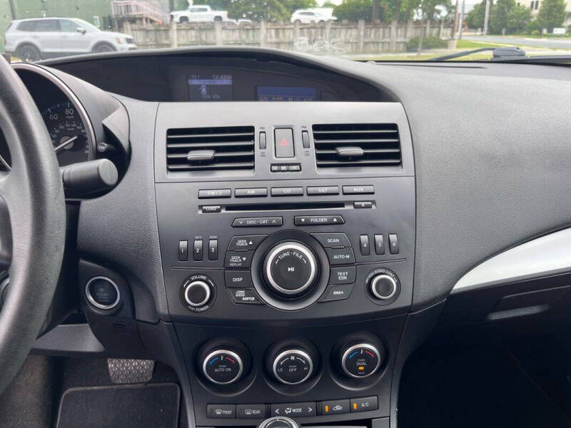 2013 Mazda MAZDA3 i Touring