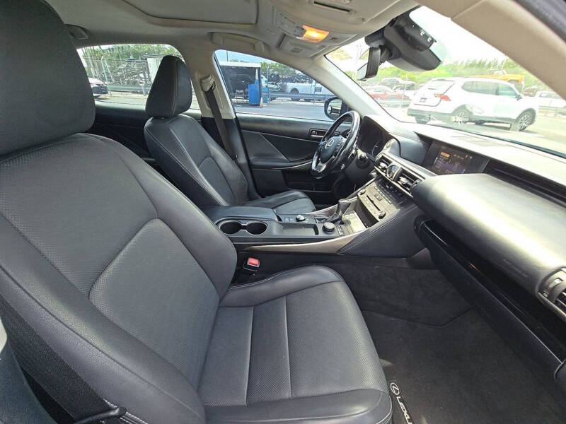 2019 Lexus IS 300