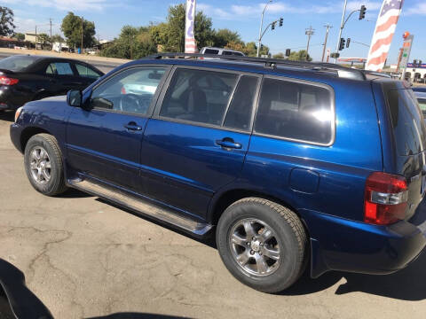 2004 Toyota Highlander for sale at CONTINENTAL AUTO EXCHANGE in Lemoore CA