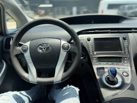 2010 Toyota Prius III