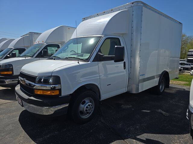 2025 Chevrolet Express 3500