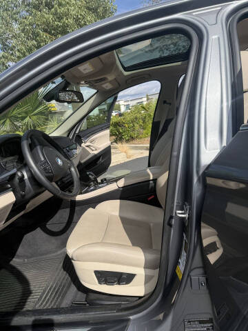 2012 BMW 5 Series 550i