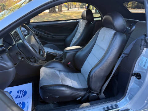 2004 Ford Mustang SVT Cobra