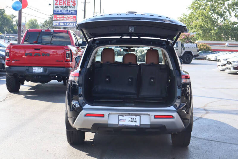 2023 Nissan Pathfinder Platinum