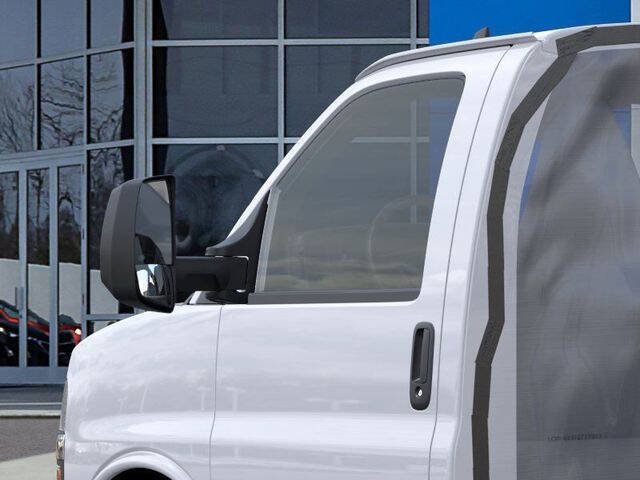 2025 Chevrolet Express 3500