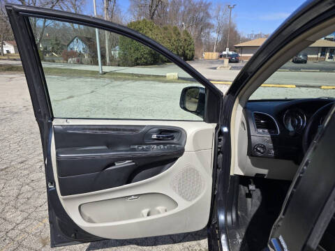 2014 Chrysler Town and Country Touring