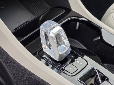 2026 Volvo XC40 B5 Ultra