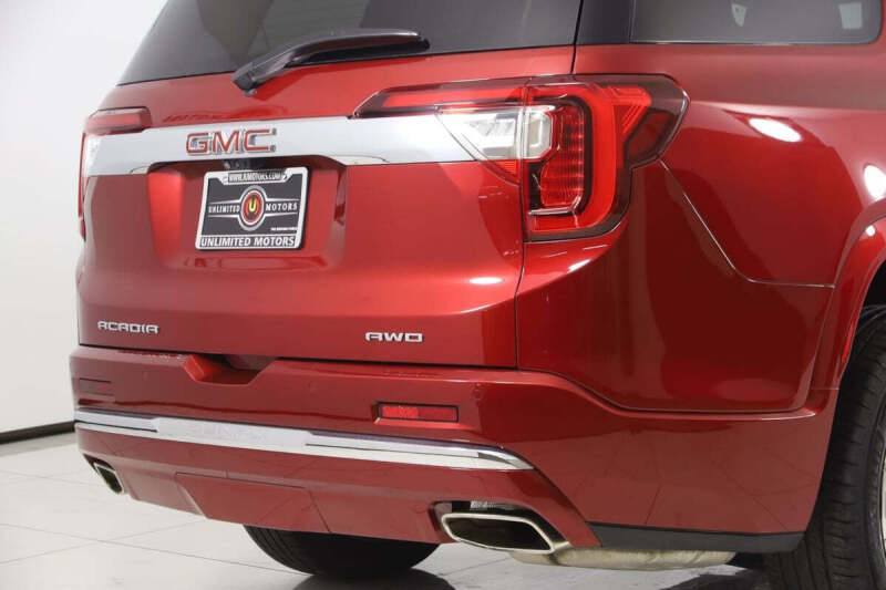 2023 GMC Acadia Denali