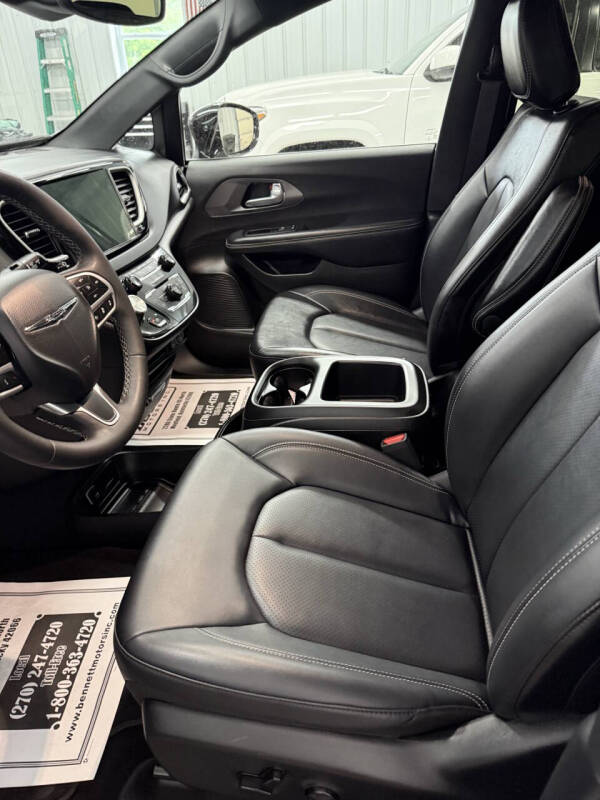 2025 Chrysler Pacifica Select - Photo 7