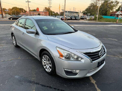 2014 Nissan Altima for sale at Premium Motors in Saint Louis MO