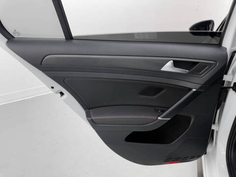 2019 Volkswagen Golf GTI SE