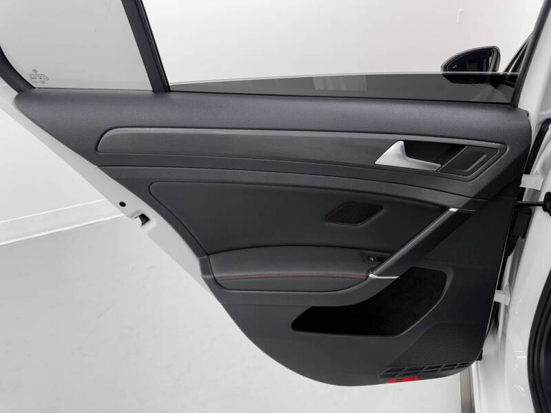 2019 Volkswagen Golf GTI SE