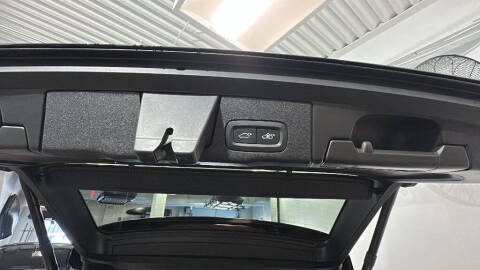 2024 Volvo XC60 B5 Core Dark Theme