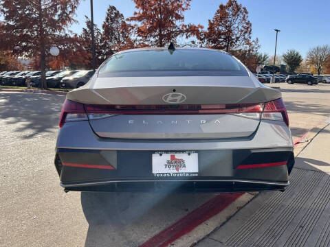 2025 Hyundai Elantra SEL Convenience