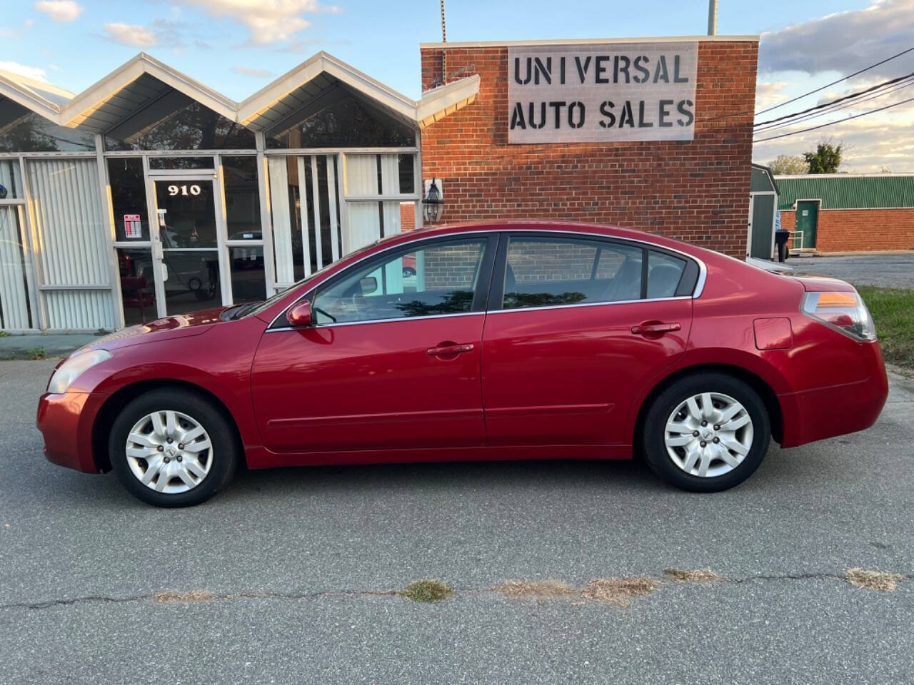 2009 Nissan Altima for sale at Universal Auto Sales LLC in Burlington, NC