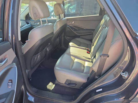 2017 Hyundai Santa Fe SE