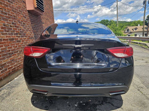 2015 Chrysler 200 S