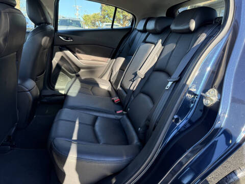 2018 Mazda MAZDA3 Touring