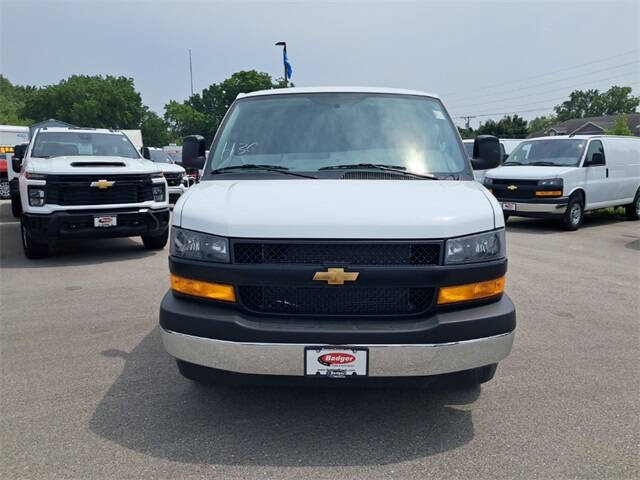 2025 Chevrolet Express 3500