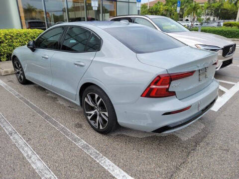 2024 Volvo S60 B5 Plus Dark Theme