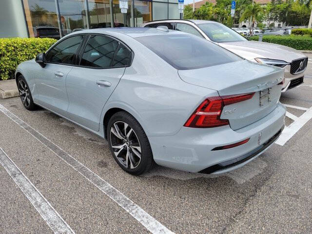 2024 Volvo S60 B5 Plus Dark Theme