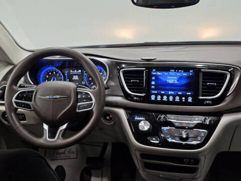 2017 Chrysler Pacifica Touring Plus