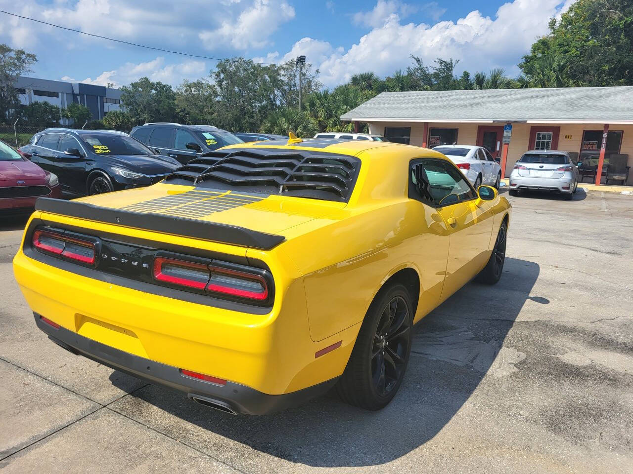 2017 Dodge Challenger for sale at FAMILY AUTO BROKERS in Longwood, FL